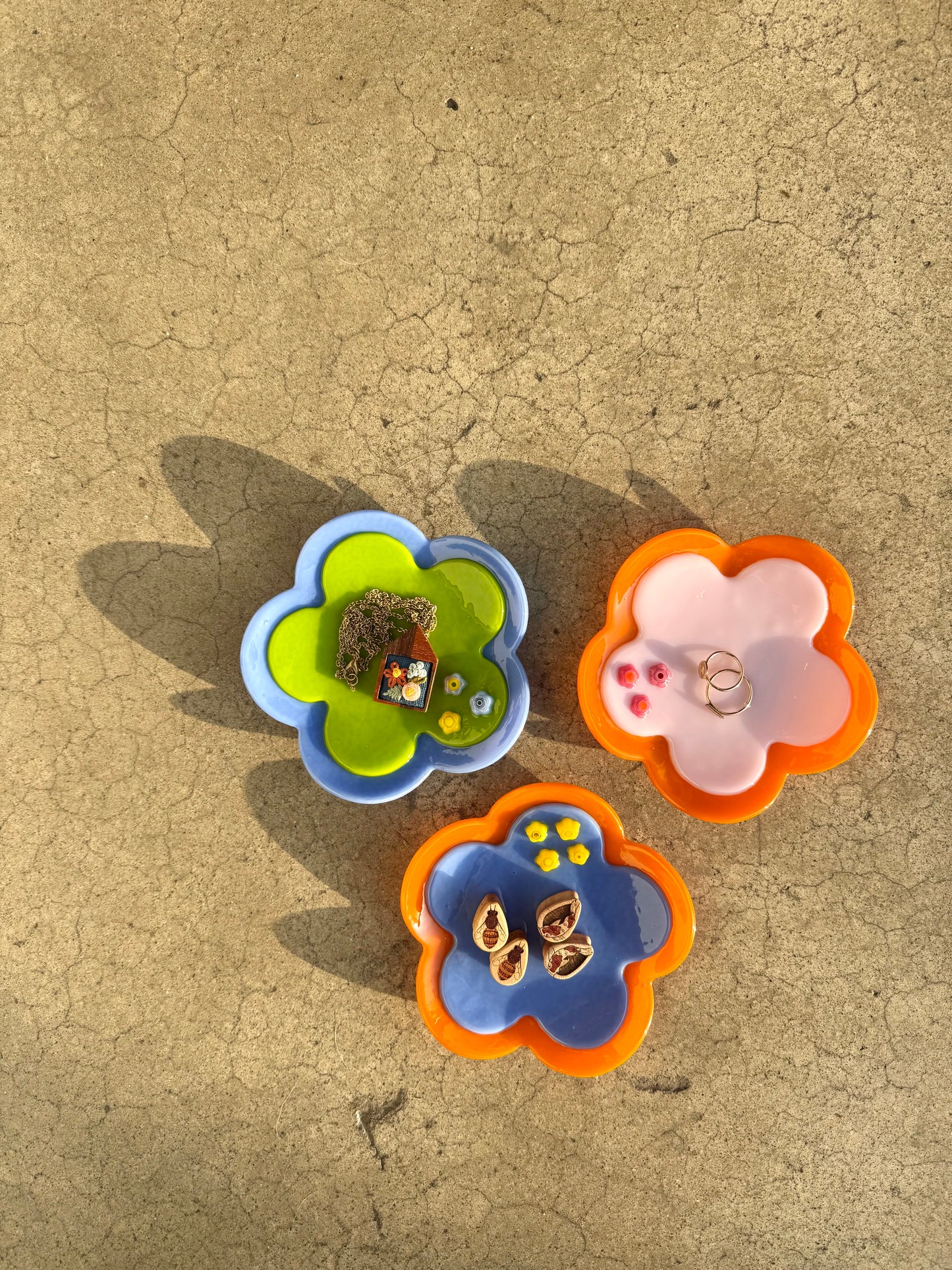 Fused Retro Flower Trinket Dish - Orange/Periwinkle/Yellow
