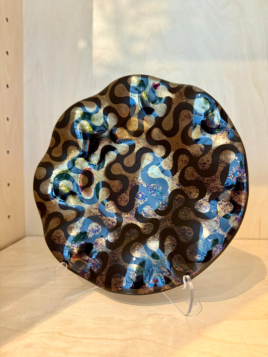 Fused 8.25” Scalloped Bowl in Sandblasted Black & Gold