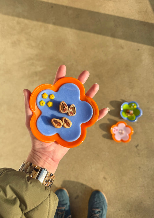 Fused Retro Flower Trinket Dish - Orange/Periwinkle/Yellow
