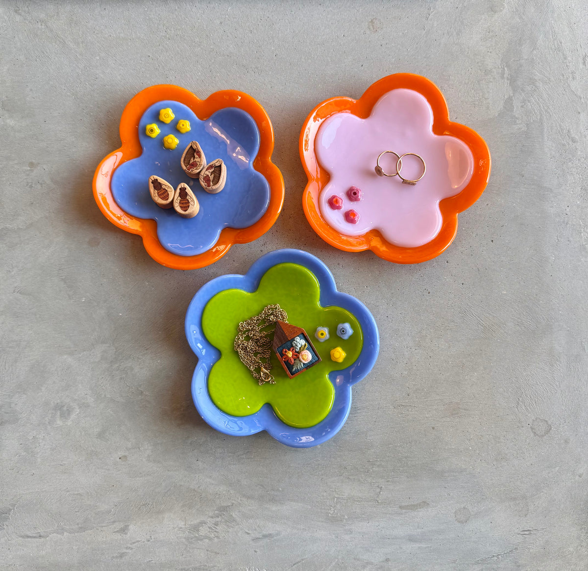 Fused Retro Flower Trinket Dish - Orange/Baby Pink/Pink